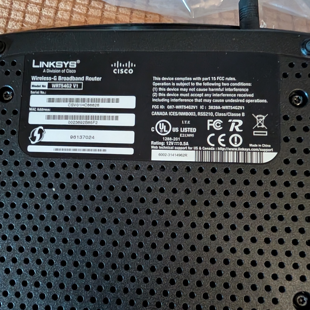 Cisco Linksys Black Wireless Router - Picture 2 of 2